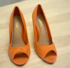 Heeled Orange Pumps